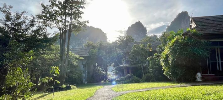 Montania Lifestyle Hotel Hotels in Phanom District