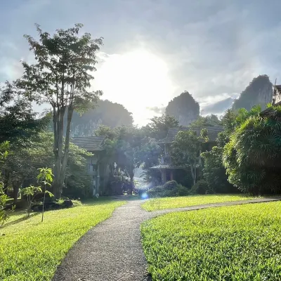 Montania Lifestyle Hotel Hotels near Khao Sok