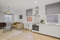 Victoria House by Aeria Apartments Hotels near The Oracle