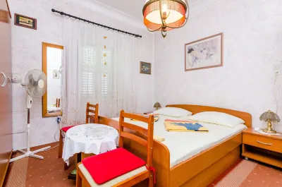 Guest House Ivana Hotel a 