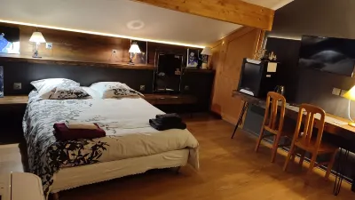 Logis Auberge de la Poirie Hotel di Saint-Nabord