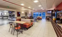 Ace Hôtel Angers فنادق في Saint-Sylvain-d'Anjou