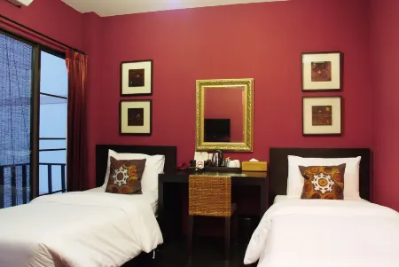 Lilu Chiang Mai Отели рядом с достопримечательностью «Wat Chai Mongkol»