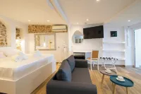 Pontikonisi Hotel & Suites