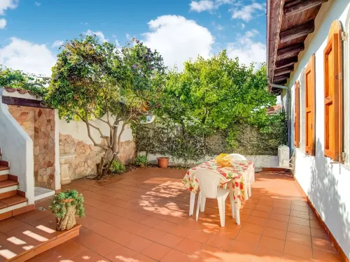 Cozy Sardinian Villa with Garden - Villaer