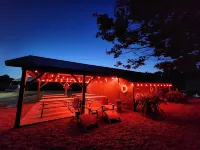 The Lakehouse Inn at Sledd Creek Hotels in Marshall County
