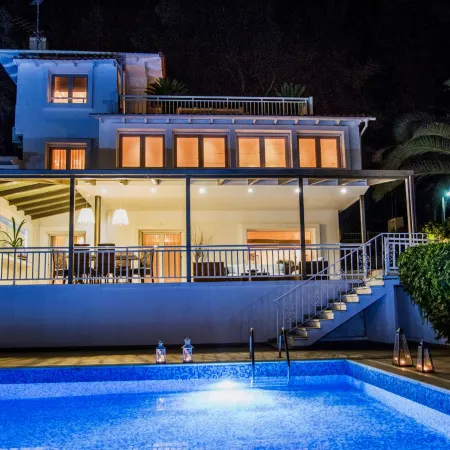 Danai's Secluded Paradise - Azure Coastal Dreams