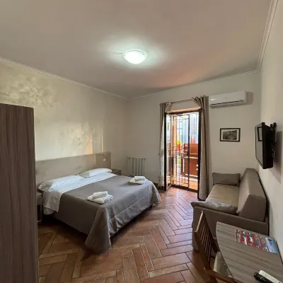 Home To Fly Hotels near Naples Intl. Airport