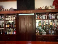 Eight Bells Mountain Inn - bar