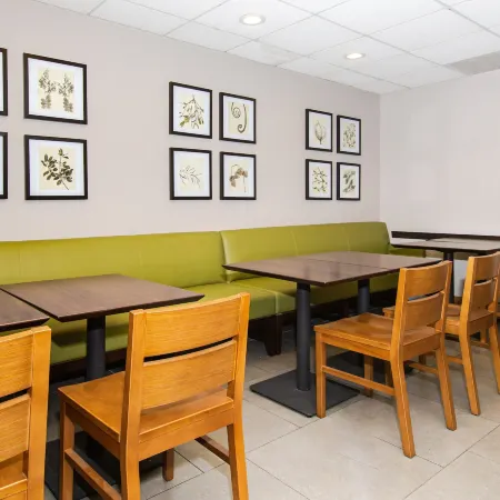 Country Inn & Suites by Radisson, Rapid City, SD