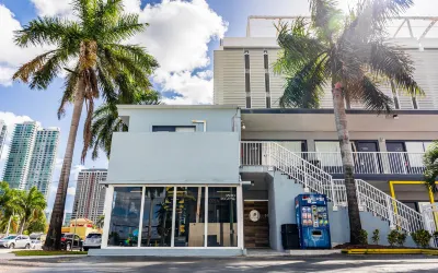 Up Midtown Hotels near Wynwood