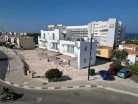 普羅提雅思瑪爾套房酒店 布達拉斯酒店