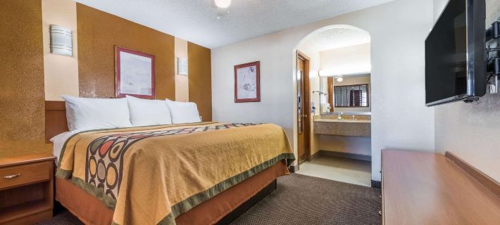 Super 8 by Wyndham Waco/Mall Area TX Hotels in Waco