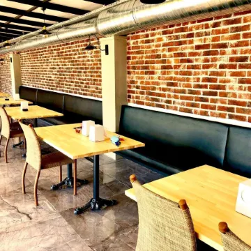 Victoria Hotel and Lounge