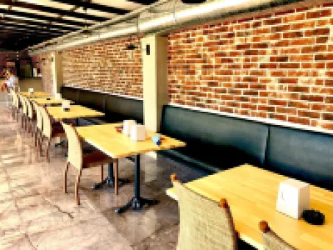 Victoria Hotel and Lounge