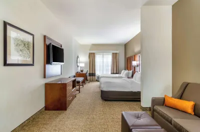 Comfort Inn & Suites Near Bethel College Các khách sạn gần Havens Park