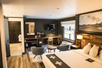 Gravity Haus Hotels near Longbranch Condominium