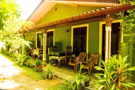 Sigiriya Rock Gate Resort Отели в г. Сигири