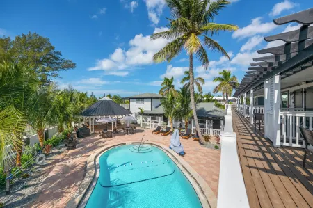 Tropic Isle at Anna Maria Island Inn