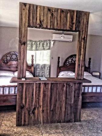 Hotel Taciana Отели в г. Леоан