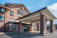 Comfort Inn & Suites Lees Summit - Kansas City Отели рядом с достопримечательностью «Юнити Виллидж Роуз Гарден & Фаунтинс»