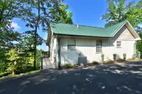 Pine Needles 6 - One Bedroom Chalet Hotels in Pigeon Forge