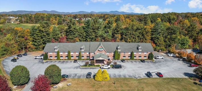 Mountain Inn & Suites Flat Rock Hotels in Henderson County