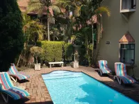 Court Classique Suite Hotel - Swimmingpools