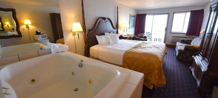 Clarion Hotel Beachfront Hotels in Cheboygan County