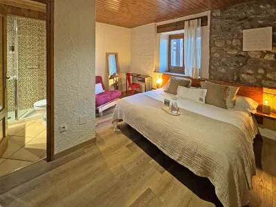 Hotel Cal Rei de Talló Hotel dekat Centre Picasso i Gosol