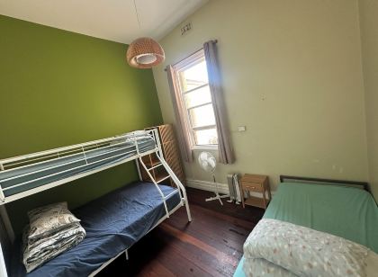 1849 Backpackers Albany