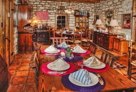 Kuebler Waldrip Haus B&B