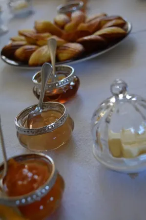 Le Celadon Отели в г. Клиссон