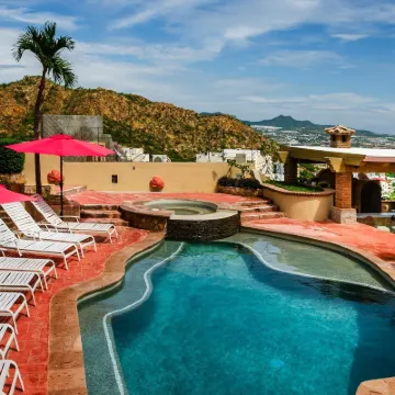 Castillo Blarney Inn Hotels near Solmar Beach