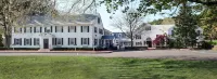 Publick House Historic Inn and Country Motor Lodge Hotel a 