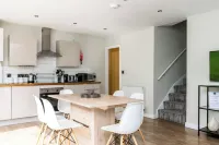 City Apartments - Monkbar Mews - Condos