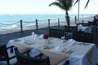 Diani Reef Beach Resort & Spa - Your Beachfront Bliss Awaits - Desayuno