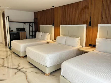 Hotels 111 Отели рядом с достопримечательностью «Playa Decameron Marazul»