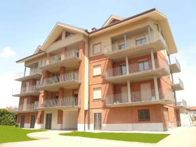 都靈 2 陽台民宿精品飯店 Stock Center Snc Di Ebli Adele & C.附近的飯店