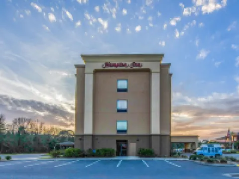 ハンプトン イン フォーリー フォーリーのホテル