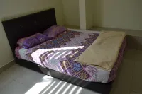Sitiyam Homestay Seri Kembangan - Pensionat