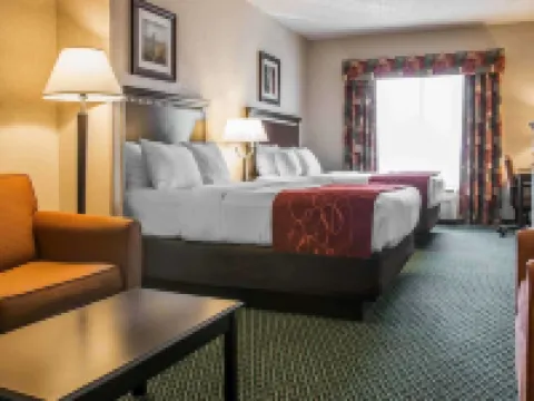 Comfort Suites Hotels in Canton