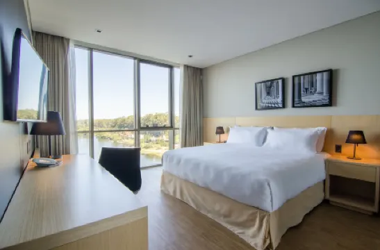 ハンプトン バイ ヒルトン モンテビデオ カラスコ