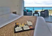 Royal Antibes - Luxury Hotel, Résidence, Beach & Spa Hotel dekat Antibes train station