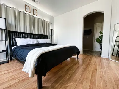 Friends, Family & Dog Stay in Monterey Peninsula with AC & Grill Hotels near Salinas Valley Art Gallery
