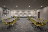 Holiday Inn Express & Suites N Waco Area - West