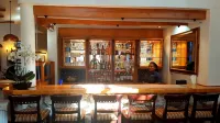 Oakhurst Hotel - Baarit