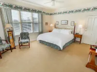 Oakmont Inn Hotels in Verona