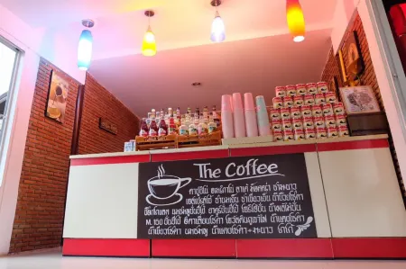 Rimkaeng Resort Отели рядом с достопримечательностью «Kaeng Krachan Dam Electric»