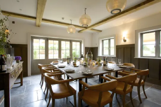 Mr & MRS Smith Hurley House Hotel